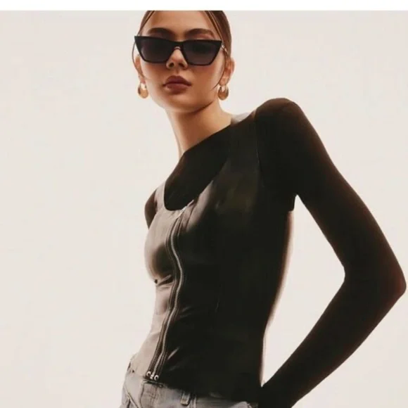 Quay Australia Bad Habit Red Sunglasses for Women- no pouch - Picture 4 of 5